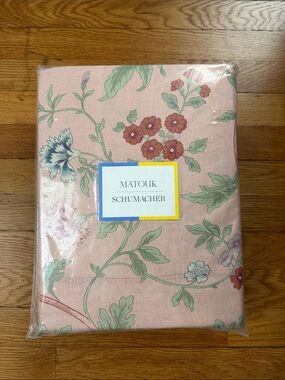 Matouk Schumacher Floral Print Linen Queen sheet set